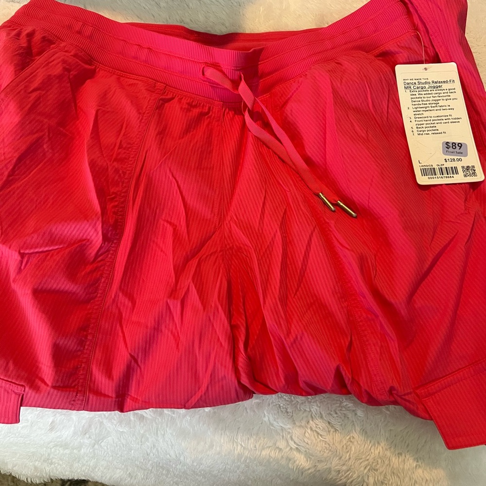 Lululemon Brand New With Tags Dance Studio Relaxed-Fit MR Cargo Jogger